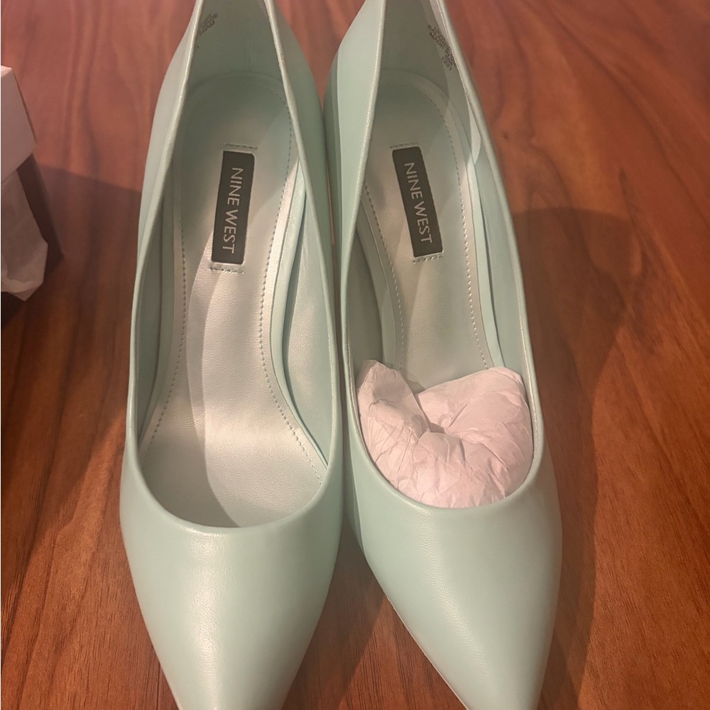 Nine West EZRA Mint Green Pointed Toe Stiletto Pumps - Picture 2 of 5